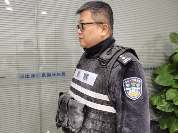 参与灭火工作后的冯智海